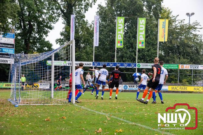 WHC haalt drie punten binnen na overwinning op SDV Barneveld door een schitterende goal van Sylvian Vierhuizen. - © NWVFoto.nl