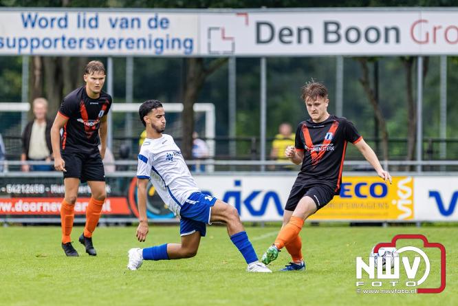 WHC haalt drie punten binnen na overwinning op SDV Barneveld door een schitterende goal van Sylvian Vierhuizen. - © NWVFoto.nl