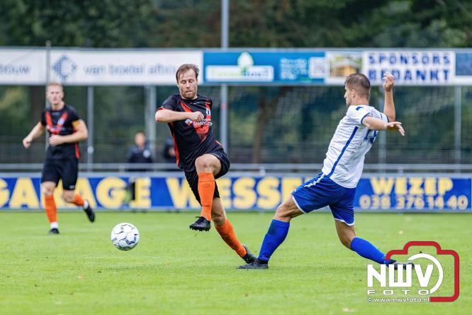 WHC haalt drie punten binnen na overwinning op SDV Barneveld door een schitterende goal van Sylvian Vierhuizen. - © NWVFoto.nl