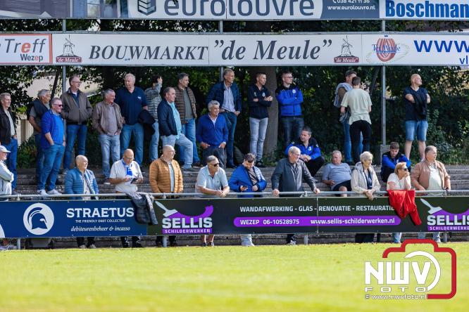 WHC haalt drie punten binnen na overwinning op SDV Barneveld door een schitterende goal van Sylvian Vierhuizen. - © NWVFoto.nl