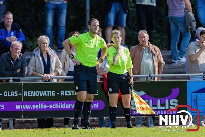 WHC haalt drie punten binnen na overwinning op SDV Barneveld door een schitterende goal van Sylvian Vierhuizen. - © NWVFoto.nl
