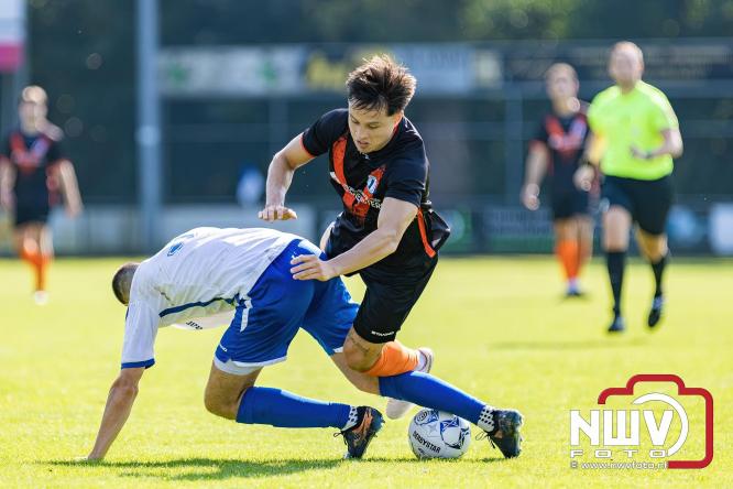 WHC haalt drie punten binnen na overwinning op SDV Barneveld door een schitterende goal van Sylvian Vierhuizen. - © NWVFoto.nl