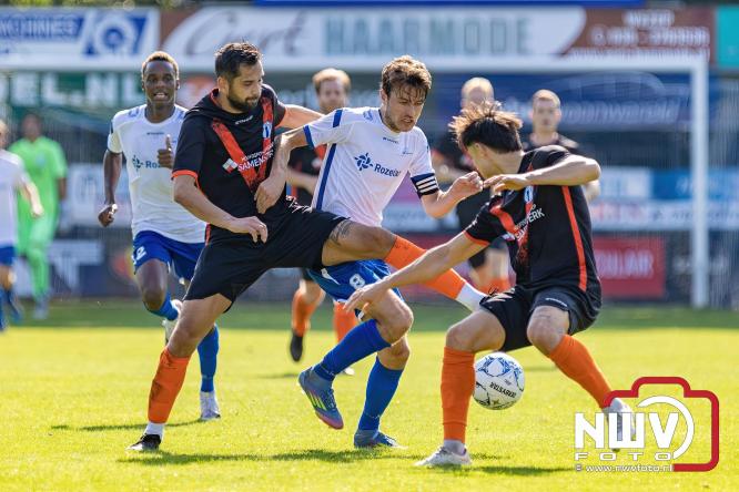 WHC haalt drie punten binnen na overwinning op SDV Barneveld door een schitterende goal van Sylvian Vierhuizen. - © NWVFoto.nl