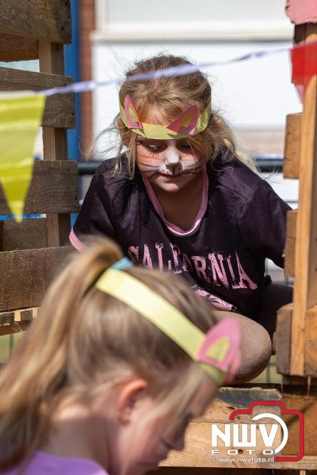Huttenfeest bij dorpshuis De Deel Doornspijk voor kinderen uit Doornspijk en de Hoge Enk. - © NWVFoto.nl