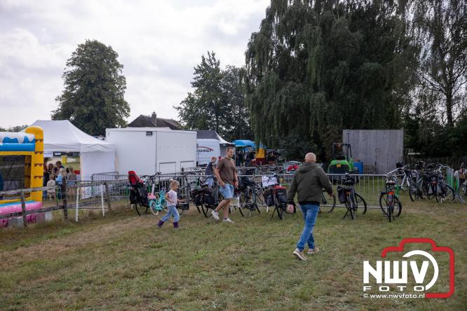 Zaterdag organiseerden de Coöperatieve Ondernemers Oosterwolde een veelzijdige dag aan de Oostendorperstraatweg, waar zij hun producten en diensten lieten zien. - © NWVFoto.nl