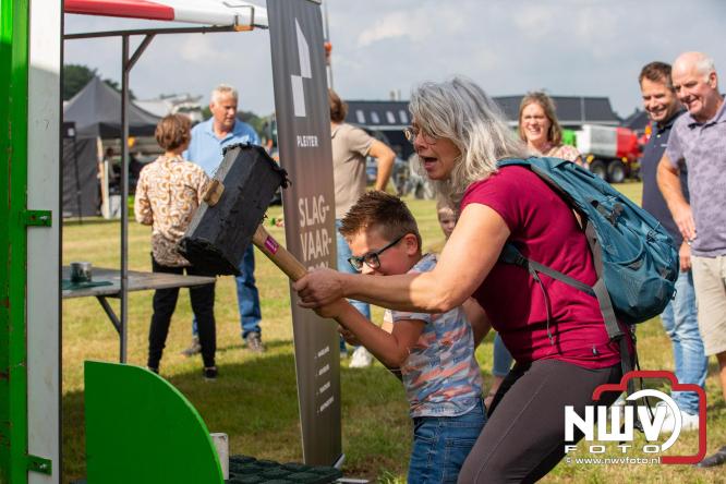 Zaterdag organiseerden de Coöperatieve Ondernemers Oosterwolde een veelzijdige dag aan de Oostendorperstraatweg, waar zij hun producten en diensten lieten zien. - © NWVFoto.nl