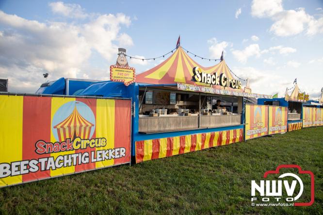 Feestknallers! Mega Piraten Festijn Oldebroek vult uitverkochte tent met oer-gezelligheid tijdens de 2025 editie. - © NWVFoto.nl