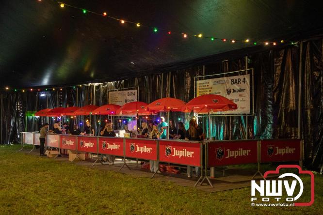 Feestknallers! Mega Piraten Festijn Oldebroek vult uitverkochte tent met oer-gezelligheid tijdens de 2025 editie. - © NWVFoto.nl