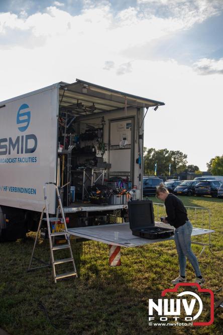 Feestknallers! Mega Piraten Festijn Oldebroek vult uitverkochte tent met oer-gezelligheid tijdens de 2025 editie. - © NWVFoto.nl