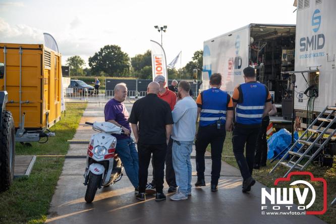 Feestknallers! Mega Piraten Festijn Oldebroek vult uitverkochte tent met oer-gezelligheid tijdens de 2025 editie. - © NWVFoto.nl