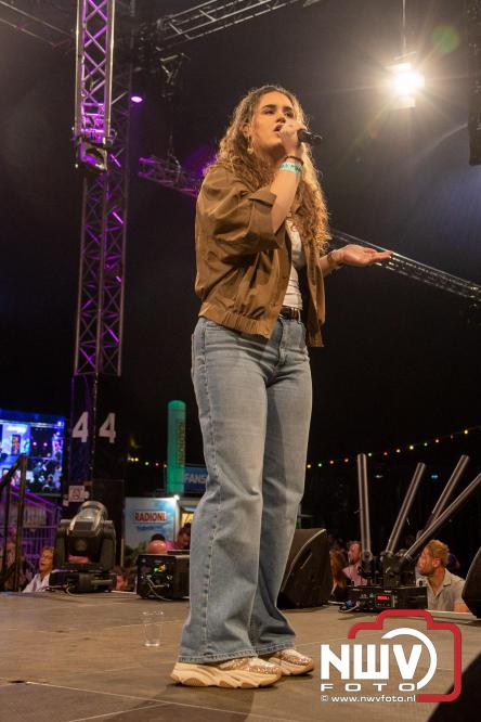 Feestknallers! Mega Piraten Festijn Oldebroek vult uitverkochte tent met oer-gezelligheid tijdens de 2025 editie. - © NWVFoto.nl