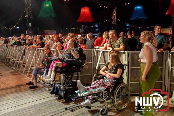 Feestknallers! Mega Piraten Festijn Oldebroek vult uitverkochte tent met oer-gezelligheid tijdens de 2025 editie. - © NWVFoto.nl