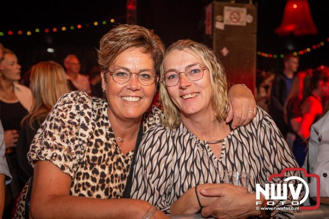 Feestknallers! Mega Piraten Festijn Oldebroek vult uitverkochte tent met oer-gezelligheid tijdens de 2025 editie. - © NWVFoto.nl