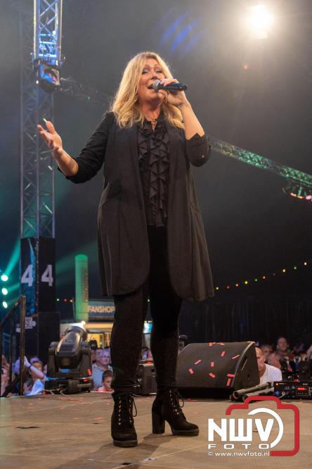 Feestknallers! Mega Piraten Festijn Oldebroek vult uitverkochte tent met oer-gezelligheid tijdens de 2025 editie. - © NWVFoto.nl