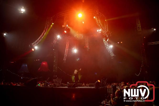 Feestknallers! Mega Piraten Festijn Oldebroek vult uitverkochte tent met oer-gezelligheid tijdens de 2025 editie. - © NWVFoto.nl