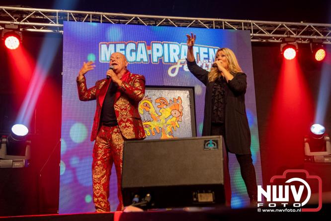 Feestknallers! Mega Piraten Festijn Oldebroek vult uitverkochte tent met oer-gezelligheid tijdens de 2025 editie. - © NWVFoto.nl