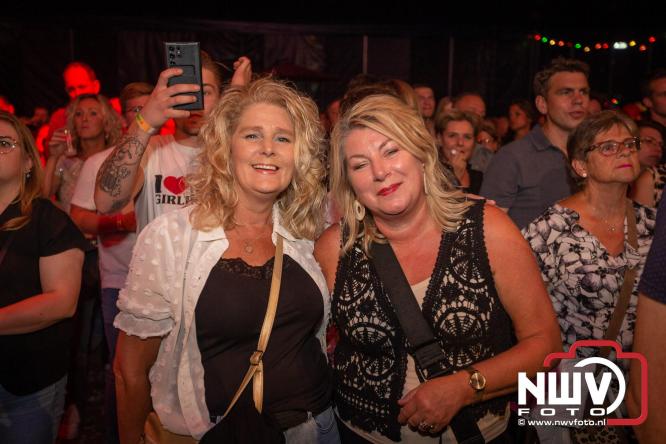 Feestknallers! Mega Piraten Festijn Oldebroek vult uitverkochte tent met oer-gezelligheid tijdens de 2025 editie. - © NWVFoto.nl