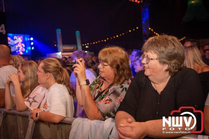 Feestknallers! Mega Piraten Festijn Oldebroek vult uitverkochte tent met oer-gezelligheid tijdens de 2025 editie. - © NWVFoto.nl