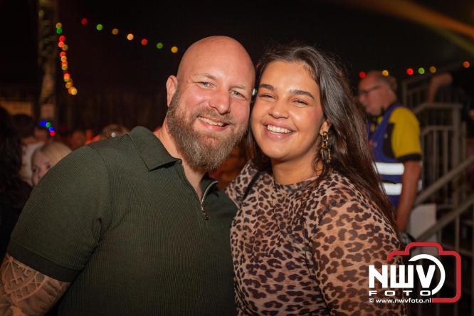 Feestknallers! Mega Piraten Festijn Oldebroek vult uitverkochte tent met oer-gezelligheid tijdens de 2025 editie. - © NWVFoto.nl