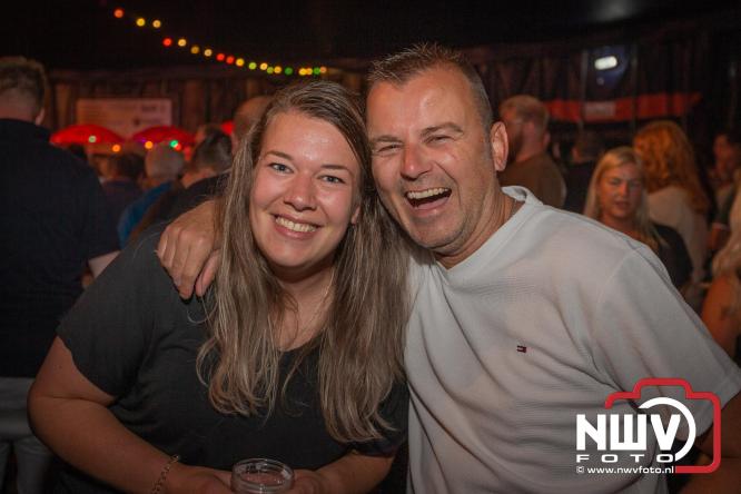 Feestknallers! Mega Piraten Festijn Oldebroek vult uitverkochte tent met oer-gezelligheid tijdens de 2025 editie. - © NWVFoto.nl