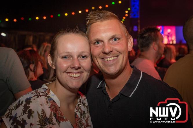 Feestknallers! Mega Piraten Festijn Oldebroek vult uitverkochte tent met oer-gezelligheid tijdens de 2025 editie. - © NWVFoto.nl