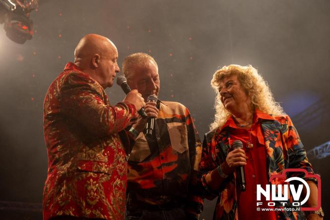 Feestknallers! Mega Piraten Festijn Oldebroek vult uitverkochte tent met oer-gezelligheid tijdens de 2025 editie. - © NWVFoto.nl