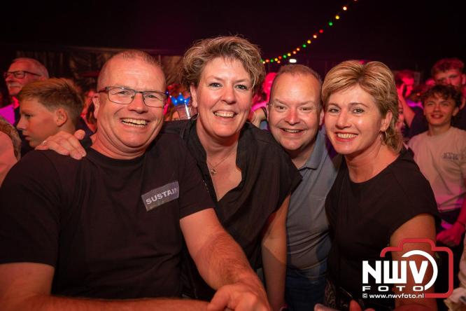 Feestknallers! Mega Piraten Festijn Oldebroek vult uitverkochte tent met oer-gezelligheid tijdens de 2025 editie. - © NWVFoto.nl