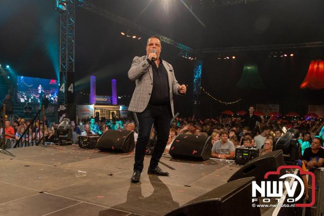 Feestknallers! Mega Piraten Festijn Oldebroek vult uitverkochte tent met oer-gezelligheid tijdens de 2025 editie. - © NWVFoto.nl