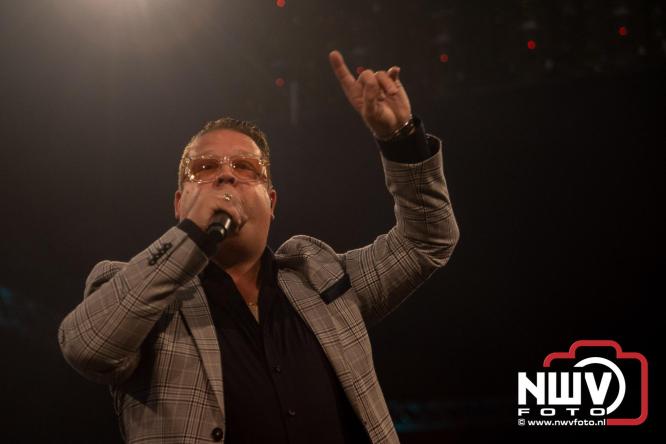 Feestknallers! Mega Piraten Festijn Oldebroek vult uitverkochte tent met oer-gezelligheid tijdens de 2025 editie. - © NWVFoto.nl