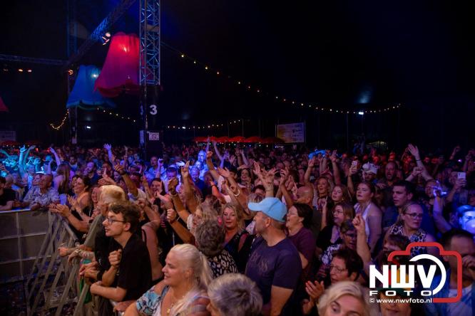 Feestknallers! Mega Piraten Festijn Oldebroek vult uitverkochte tent met oer-gezelligheid tijdens de 2025 editie. - © NWVFoto.nl