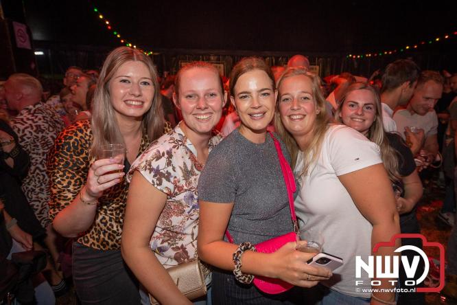 Feestknallers! Mega Piraten Festijn Oldebroek vult uitverkochte tent met oer-gezelligheid tijdens de 2025 editie. - © NWVFoto.nl