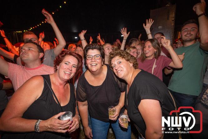 Feestknallers! Mega Piraten Festijn Oldebroek vult uitverkochte tent met oer-gezelligheid tijdens de 2025 editie. - © NWVFoto.nl