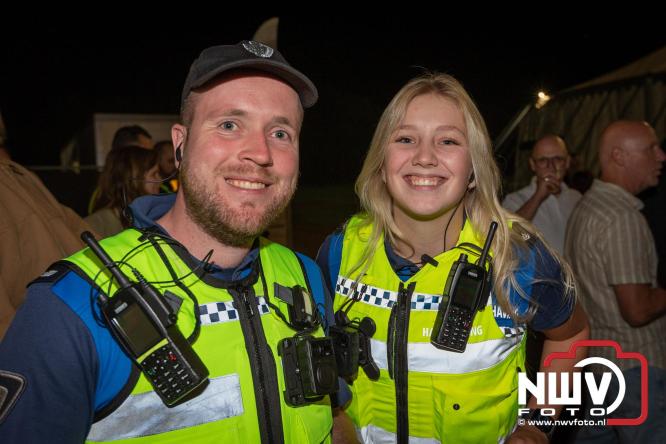 Feestknallers! Mega Piraten Festijn Oldebroek vult uitverkochte tent met oer-gezelligheid tijdens de 2025 editie. - © NWVFoto.nl