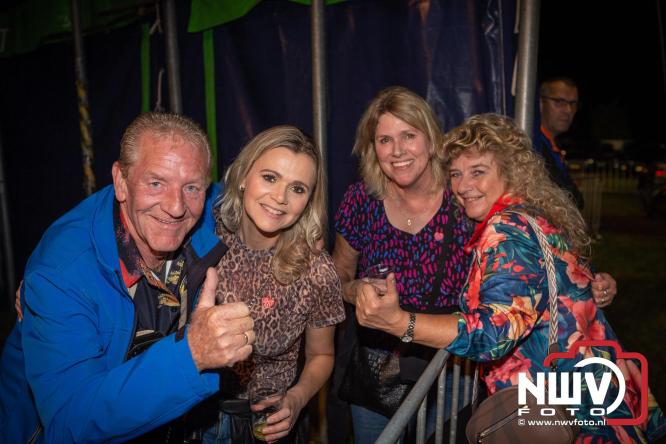 Feestknallers! Mega Piraten Festijn Oldebroek vult uitverkochte tent met oer-gezelligheid tijdens de 2025 editie. - © NWVFoto.nl