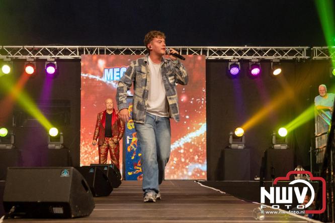 Feestknallers! Mega Piraten Festijn Oldebroek vult uitverkochte tent met oer-gezelligheid tijdens de 2025 editie. - © NWVFoto.nl