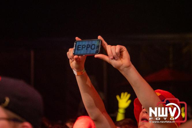 Feestknallers! Mega Piraten Festijn Oldebroek vult uitverkochte tent met oer-gezelligheid tijdens de 2025 editie. - © NWVFoto.nl