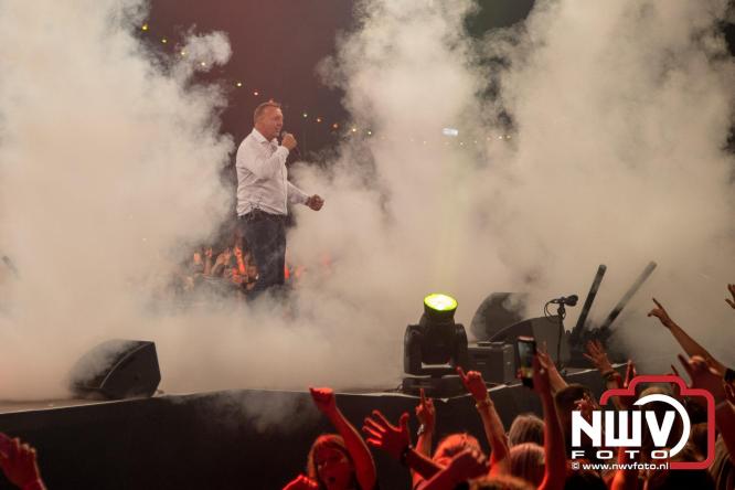 Feestknallers! Mega Piraten Festijn Oldebroek vult uitverkochte tent met oer-gezelligheid tijdens de 2025 editie. - © NWVFoto.nl