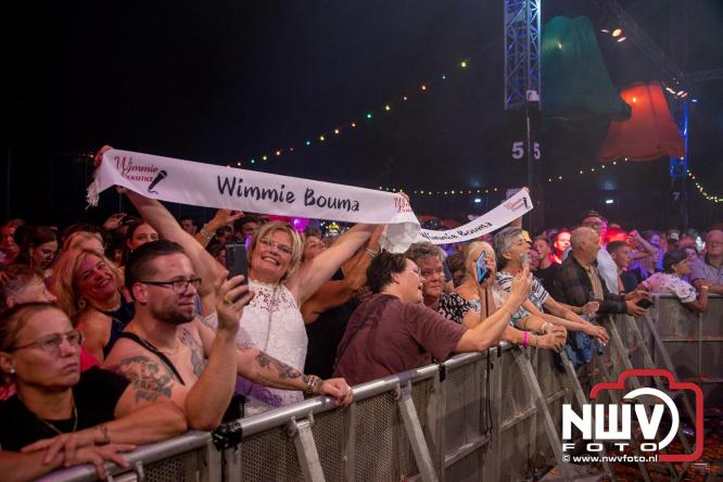 Feestknallers! Mega Piraten Festijn Oldebroek vult uitverkochte tent met oer-gezelligheid tijdens de 2025 editie. - © NWVFoto.nl