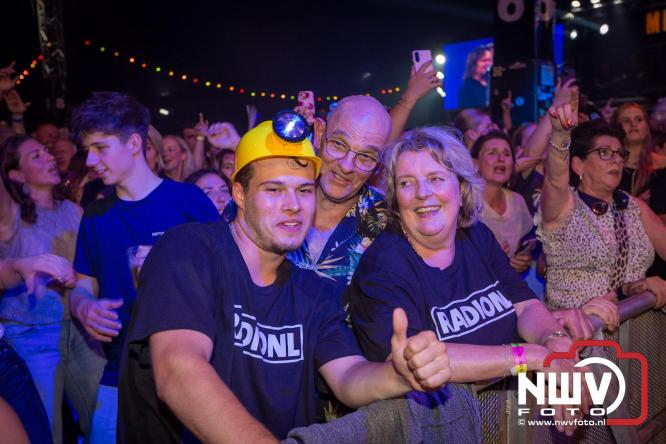 Feestknallers! Mega Piraten Festijn Oldebroek vult uitverkochte tent met oer-gezelligheid tijdens de 2025 editie. - © NWVFoto.nl