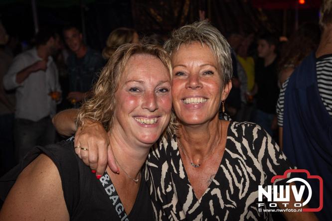 Feestknallers! Mega Piraten Festijn Oldebroek vult uitverkochte tent met oer-gezelligheid tijdens de 2025 editie. - © NWVFoto.nl