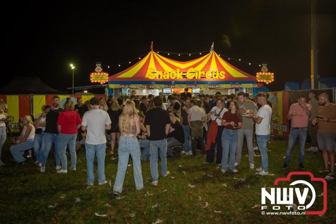 Feestknallers! Mega Piraten Festijn Oldebroek vult uitverkochte tent met oer-gezelligheid tijdens de 2025 editie. - © NWVFoto.nl