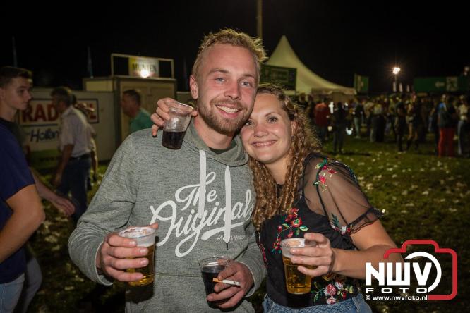 Feestknallers! Mega Piraten Festijn Oldebroek vult uitverkochte tent met oer-gezelligheid tijdens de 2025 editie. - © NWVFoto.nl
