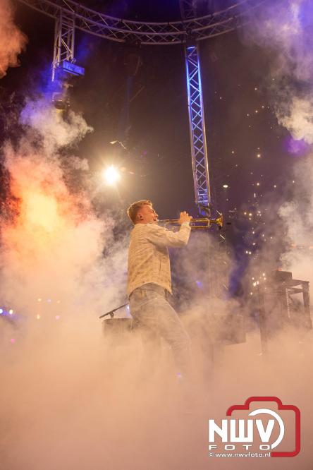 Feestknallers! Mega Piraten Festijn Oldebroek vult uitverkochte tent met oer-gezelligheid tijdens de 2025 editie. - © NWVFoto.nl