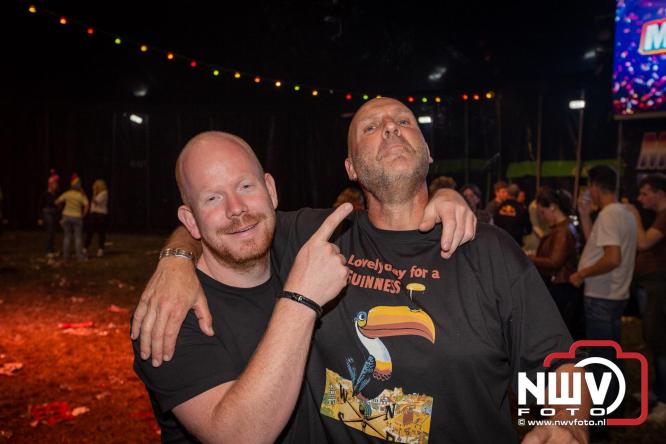 Feestknallers! Mega Piraten Festijn Oldebroek vult uitverkochte tent met oer-gezelligheid tijdens de 2025 editie. - © NWVFoto.nl