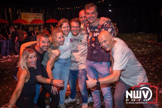 Feestknallers! Mega Piraten Festijn Oldebroek vult uitverkochte tent met oer-gezelligheid tijdens de 2025 editie. - © NWVFoto.nl