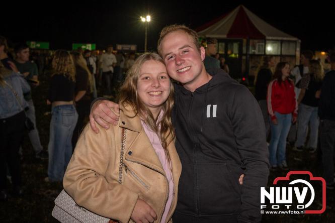 Feestknallers! Mega Piraten Festijn Oldebroek vult uitverkochte tent met oer-gezelligheid tijdens de 2025 editie. - © NWVFoto.nl