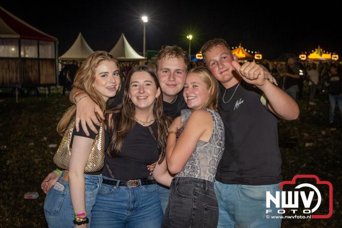 Feestknallers! Mega Piraten Festijn Oldebroek vult uitverkochte tent met oer-gezelligheid tijdens de 2025 editie. - © NWVFoto.nl