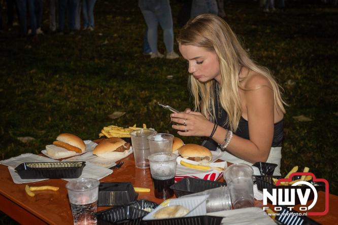 Feestknallers! Mega Piraten Festijn Oldebroek vult uitverkochte tent met oer-gezelligheid tijdens de 2025 editie. - © NWVFoto.nl