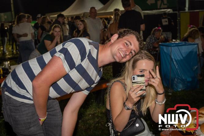 Feestknallers! Mega Piraten Festijn Oldebroek vult uitverkochte tent met oer-gezelligheid tijdens de 2025 editie. - © NWVFoto.nl