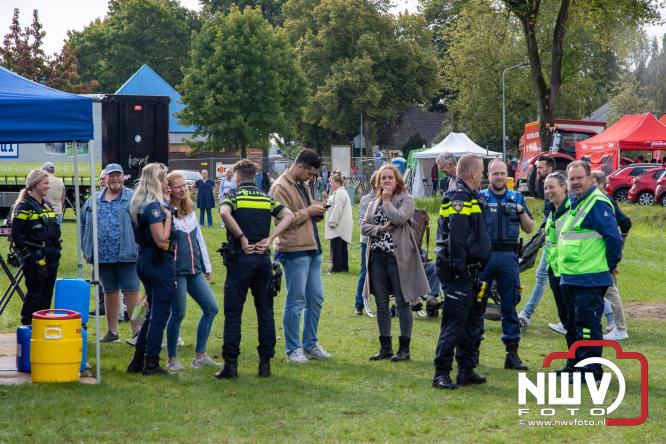 Zon, sfeer en kramen, Schapenmarkt Oldebroek 2025 - © NWVFoto.nl